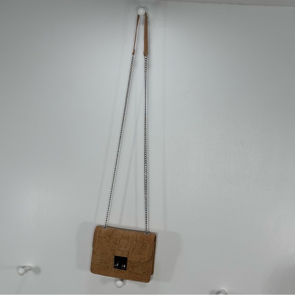 NWOT Corkor Crossbody Cork Purse Handmade In PORTUGAL Silver Strap And Hardware - Picture 3 of 11
